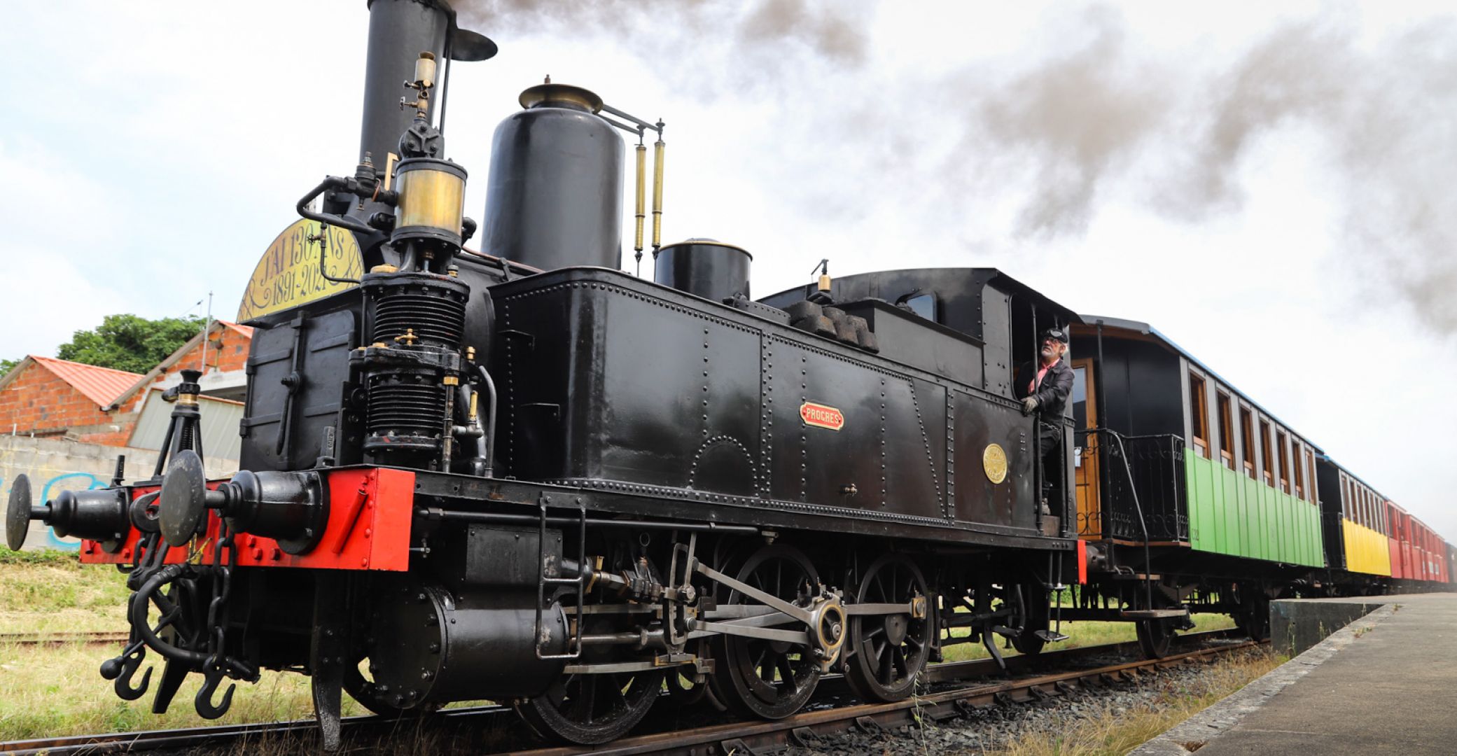 Train à vapeur des Mouettes circulant entre Saujon et La Tremblade