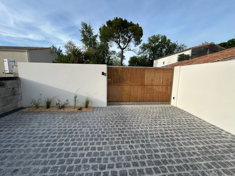 Parking privé – Location Côté Terre Saujon