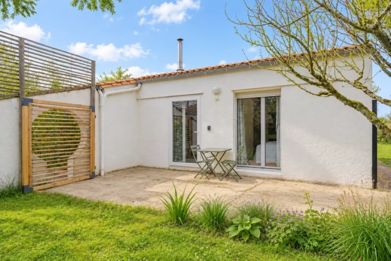 Entrée et terrasse – Appartement Côté Terre
